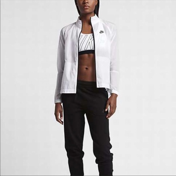 NWTNike running jacket 150$! - Picture 4 of 8